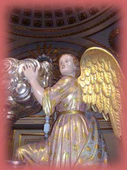 Fotograf&iacute;a de la Nube-peana  del retablo de  la Capilla del Hallazgo de la  Virgen de Monserrate